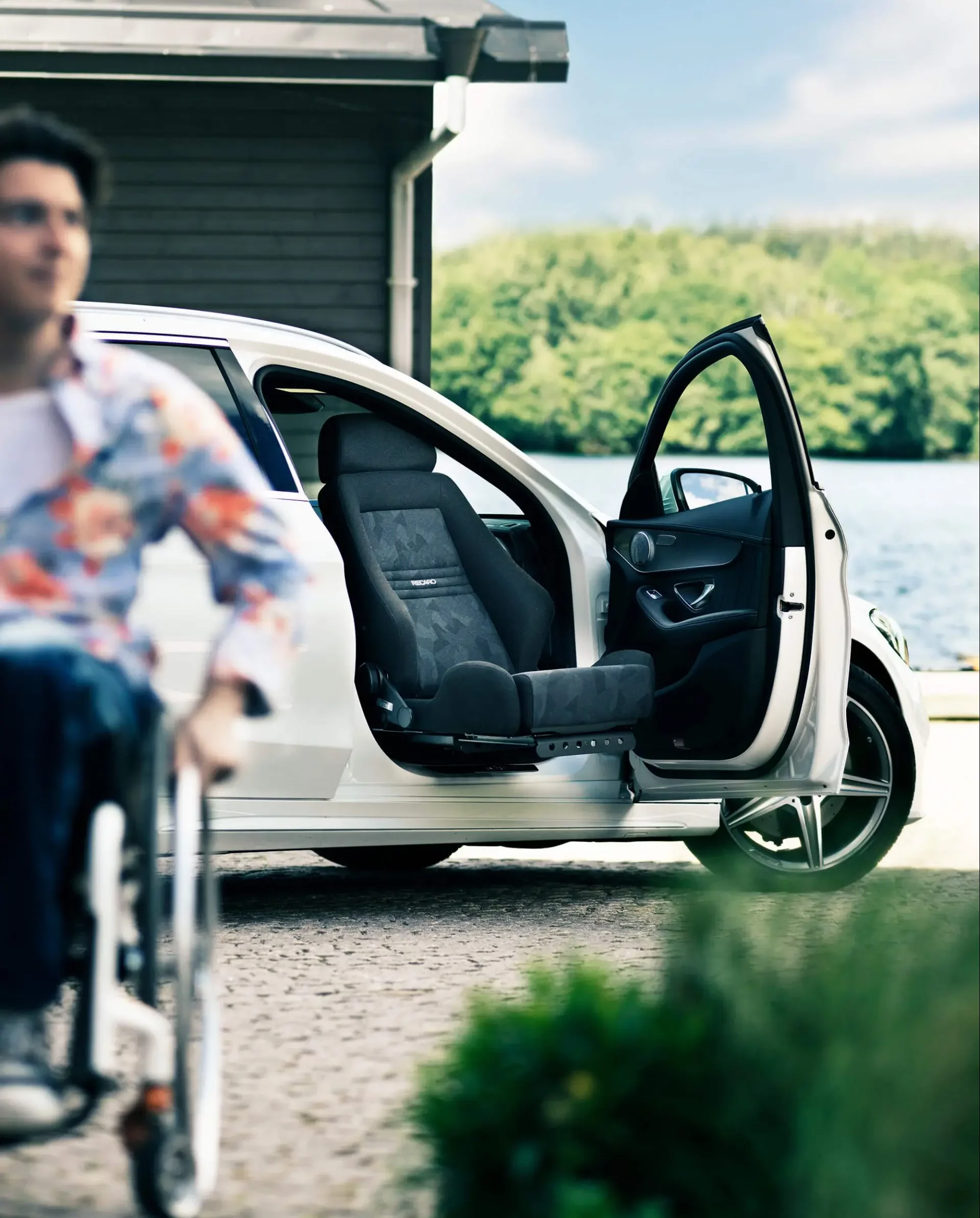 Rehamobile, Schwenksitz,Drehsitz,Autositz,Ausziehbar.Ideal für  Rollstuhlfahrer umzusetzen.